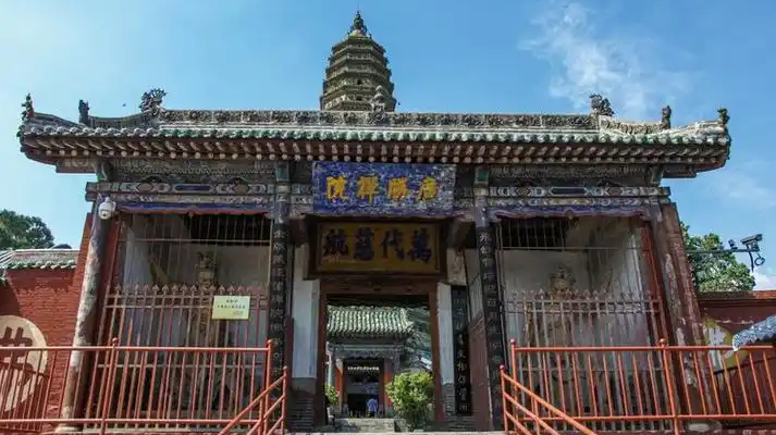 广胜寺飞虹塔